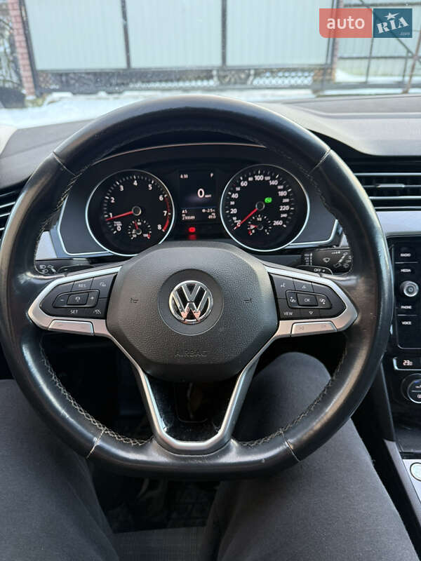 Універсал Volkswagen Passat 2019 в Калуші