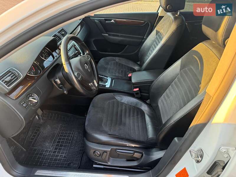 Седан Volkswagen Passat 2011 в Новомосковську