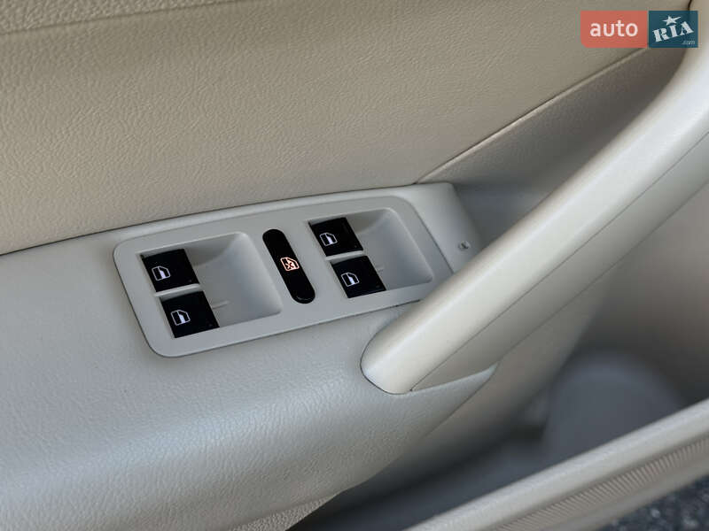 Седан Volkswagen Passat 2015 в Днепре