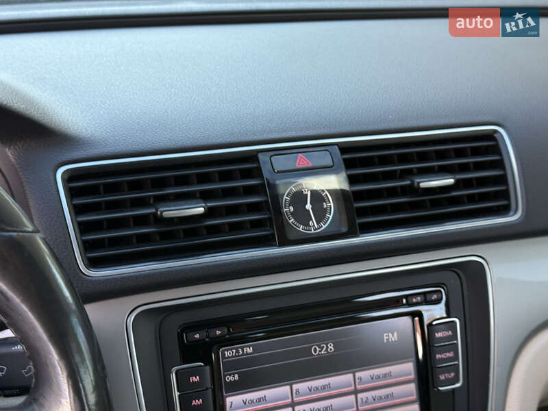 Седан Volkswagen Passat 2015 в Днепре