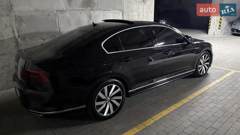 Седан Volkswagen Passat 2017 в Києві