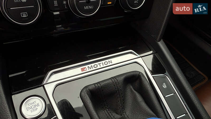 Седан Volkswagen Passat 2017 в Києві