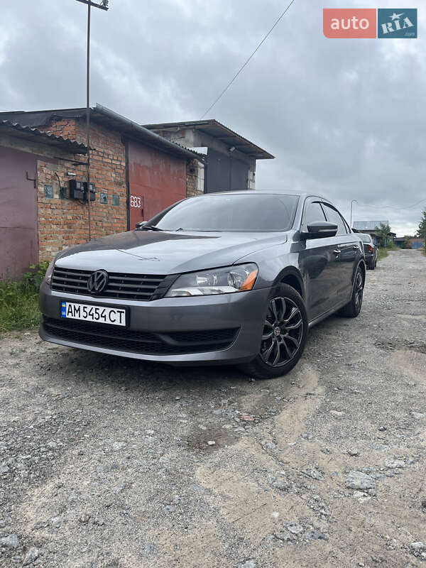 Седан Volkswagen Passat 2012 в Бердичеве