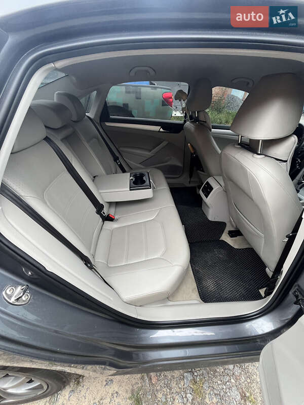 Седан Volkswagen Passat 2012 в Бердичеве