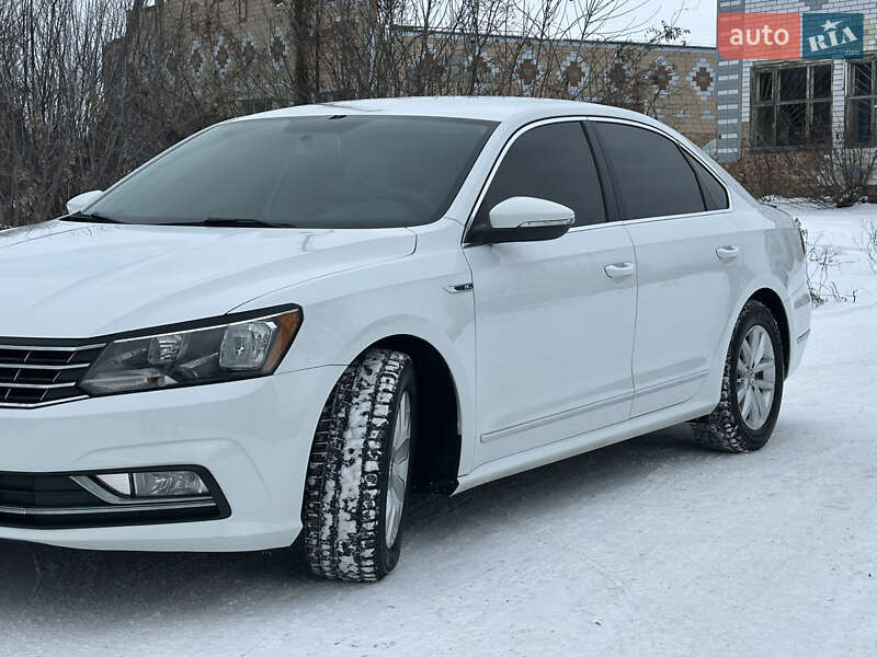 Седан Volkswagen Passat 2015 в Софиевской Борщаговке фото 10 Седан Volkswagen Passat 2015 в Софиевской Борщаговке