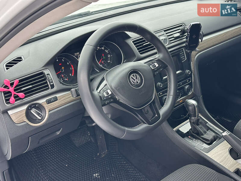Седан Volkswagen Passat 2015 в Софиевской Борщаговке фото 17 Седан Volkswagen Passat 2015 в Софиевской Борщаговке
