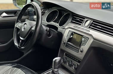 Седан Volkswagen Passat 2015 в Умани