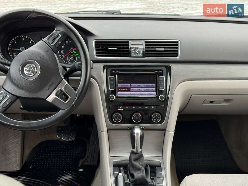 Седан Volkswagen Passat 2014 в Киеве