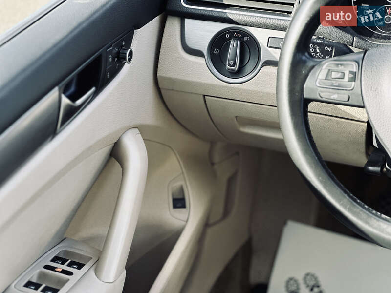Седан Volkswagen Passat 2014 в Кременчуге