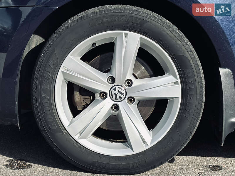 Седан Volkswagen Passat 2014 в Кременчуге