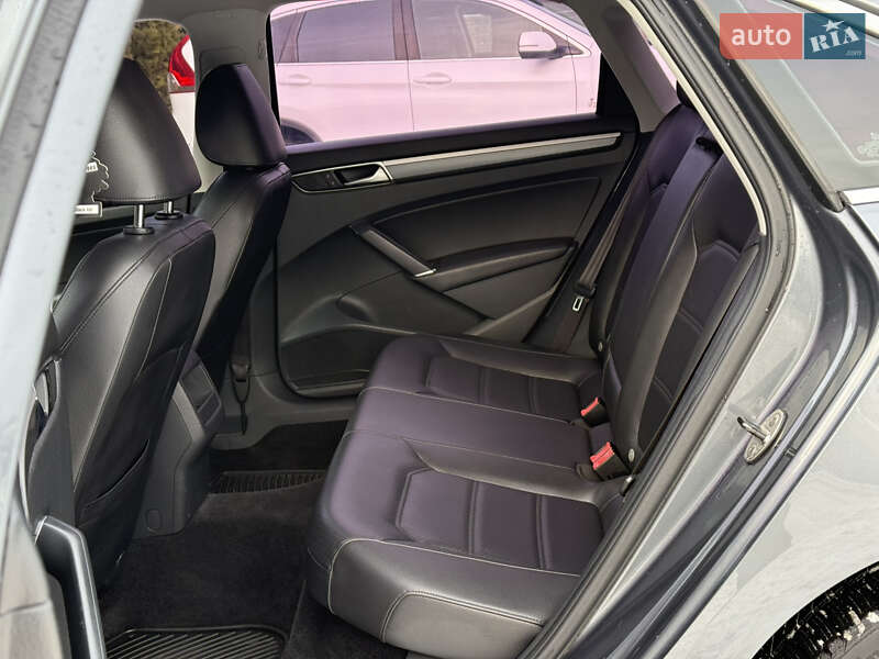 Седан Volkswagen Passat 2017 в Луцке
