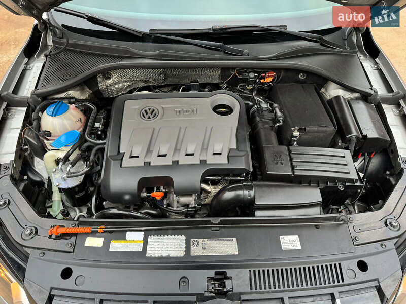 Седан Volkswagen Passat 2011 в Луцьку