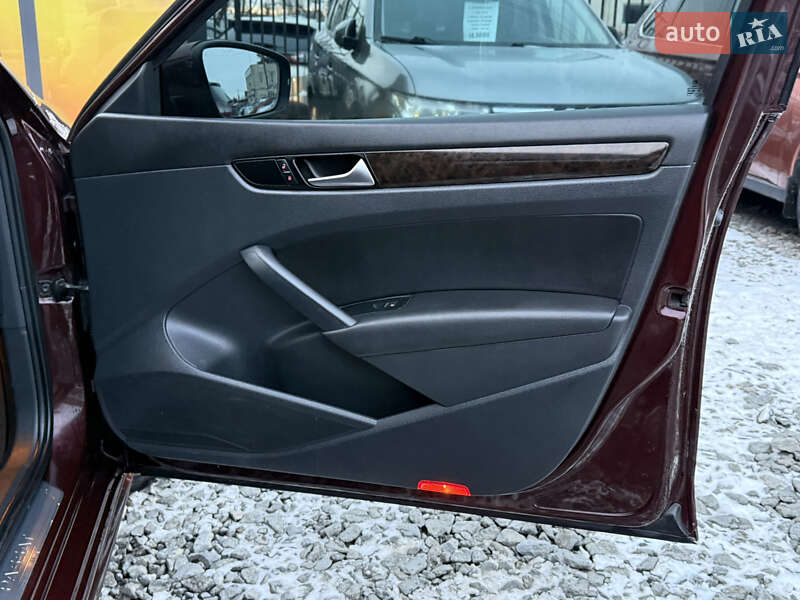 Седан Volkswagen Passat 2014 в Стрые