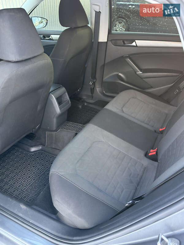 Седан Volkswagen Passat 2020 в Ивано-Франковске