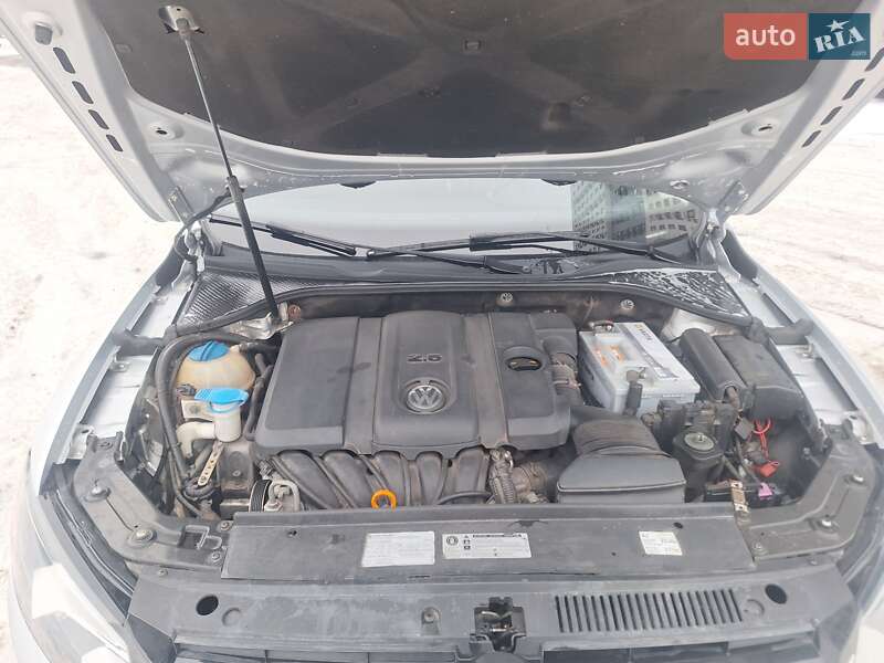 Седан Volkswagen Passat 2013 в Києві фото 19 Седан Volkswagen Passat 2013 в Києві