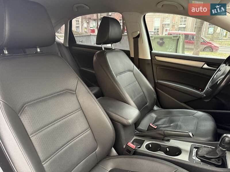 Седан Volkswagen Passat 2014 в Кривом Роге