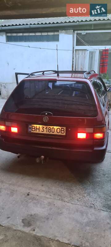 Универсал Volkswagen Passat 1992 в Одессе
