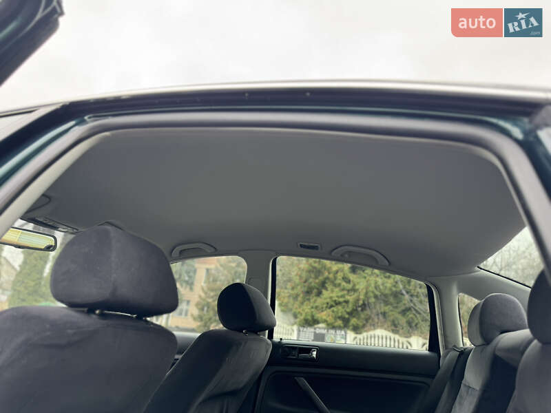 Седан Volkswagen Passat 2001 в Дубно