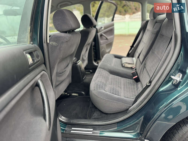 Седан Volkswagen Passat 2001 в Дубно