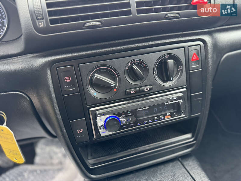 Седан Volkswagen Passat 2001 в Дубно