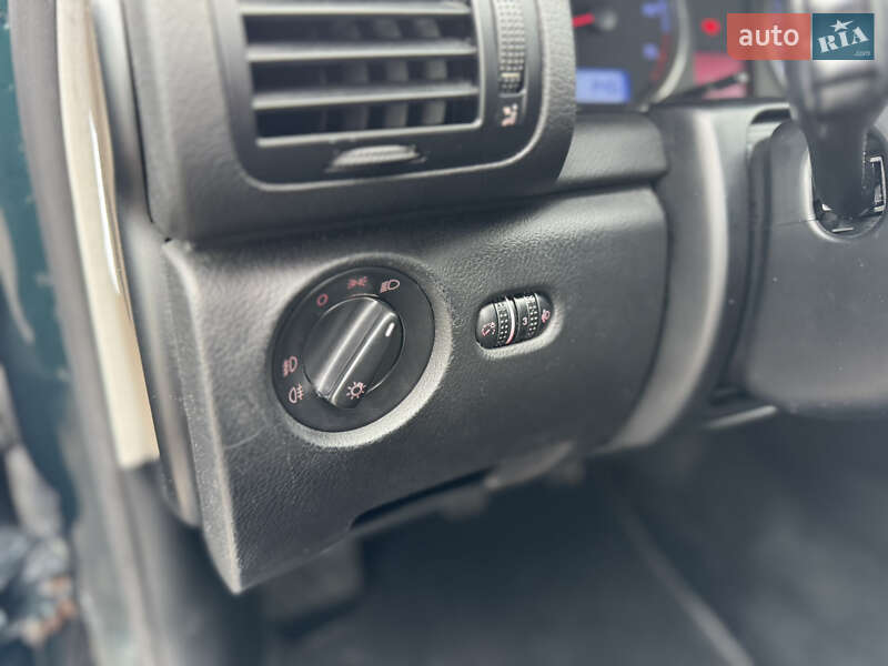 Седан Volkswagen Passat 2001 в Дубно