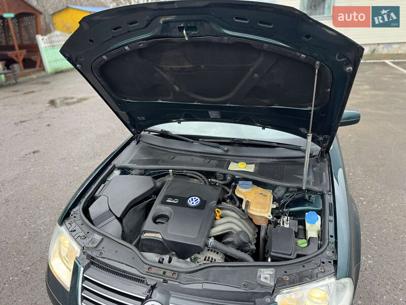 Седан Volkswagen Passat 2001 в Дубно