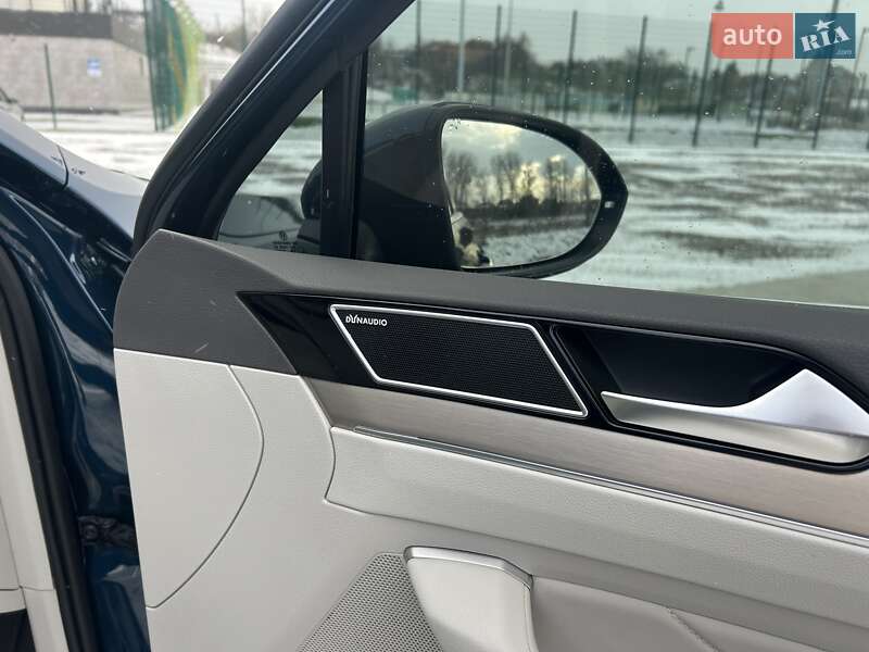 Седан Volkswagen Passat 2020 в Львові