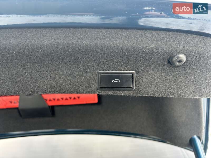 Седан Volkswagen Passat 2020 в Львові