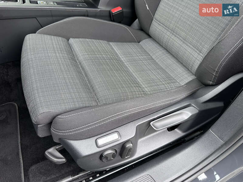 Седан Volkswagen Passat 2020 в Ужгороді