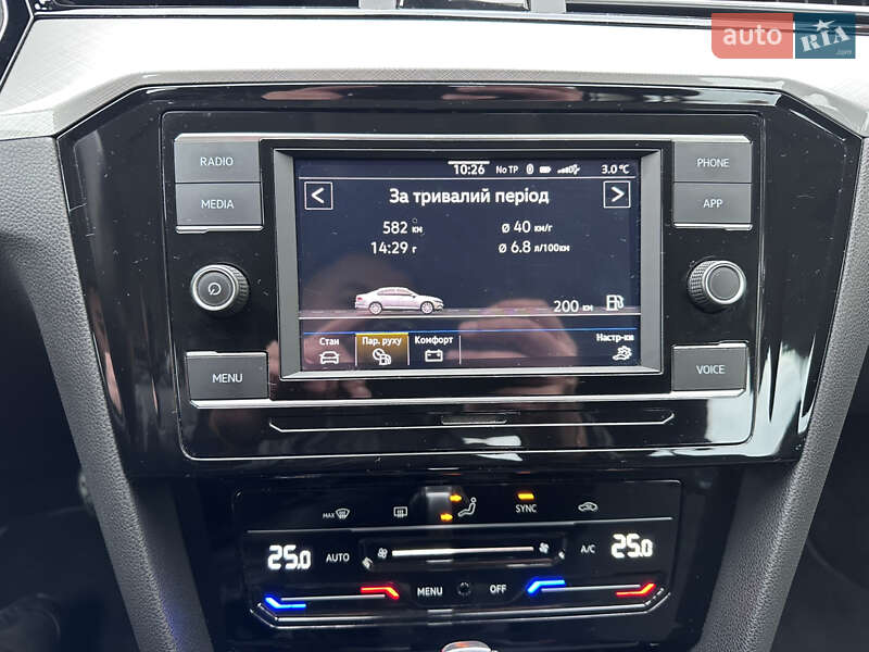 Седан Volkswagen Passat 2020 в Ужгороді