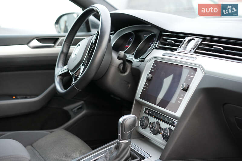 Универсал Volkswagen Passat 2019 в Николаеве фото 17 Универсал Volkswagen Passat 2019 в Николаеве