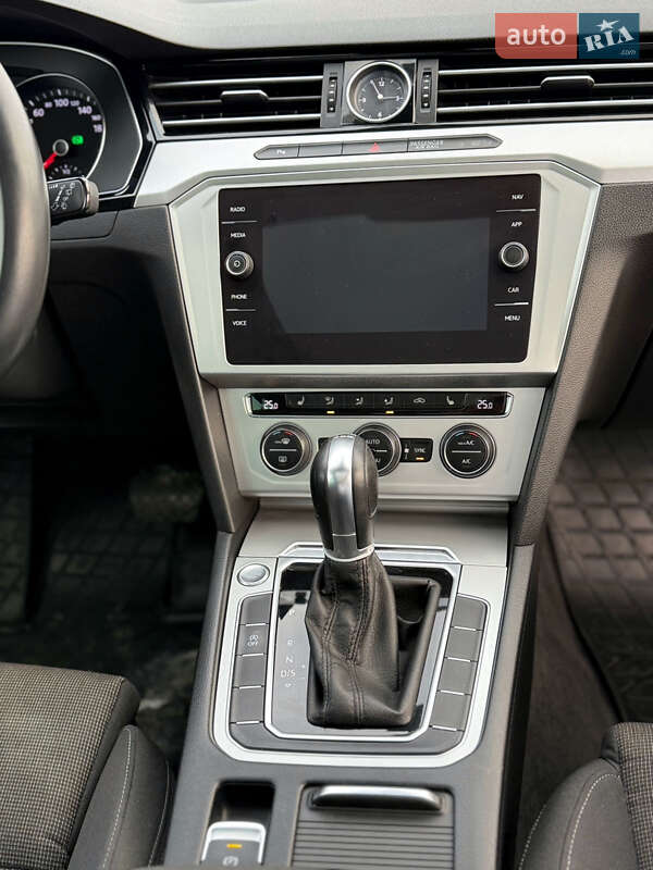 Универсал Volkswagen Passat 2019 в Николаеве фото 22 Универсал Volkswagen Passat 2019 в Николаеве