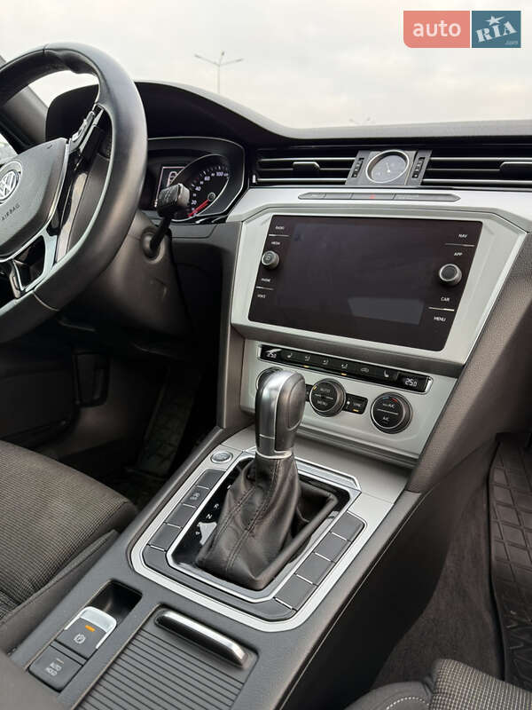 Универсал Volkswagen Passat 2019 в Николаеве фото 27 Универсал Volkswagen Passat 2019 в Николаеве