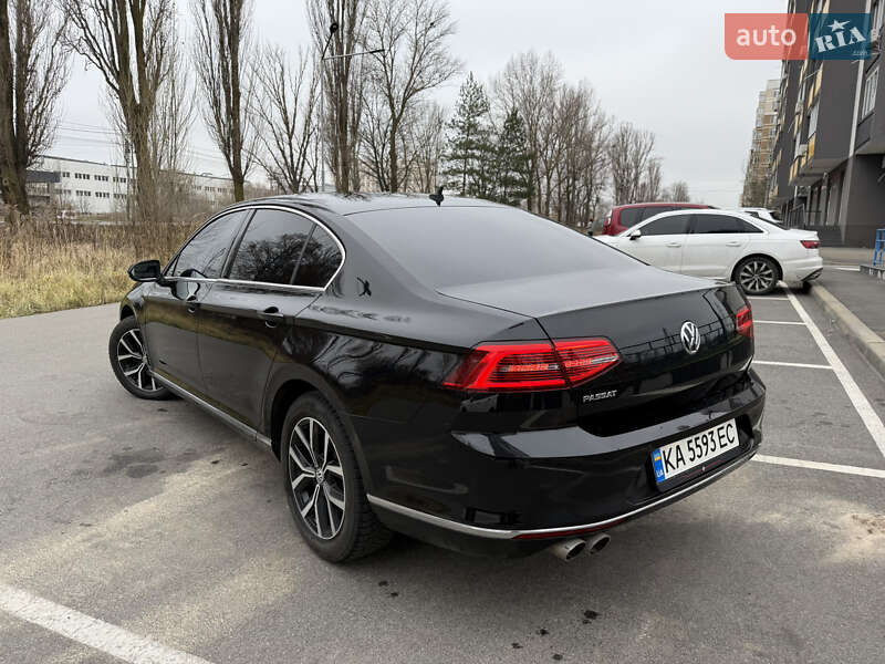 Седан Volkswagen Passat 2018 в Киеве