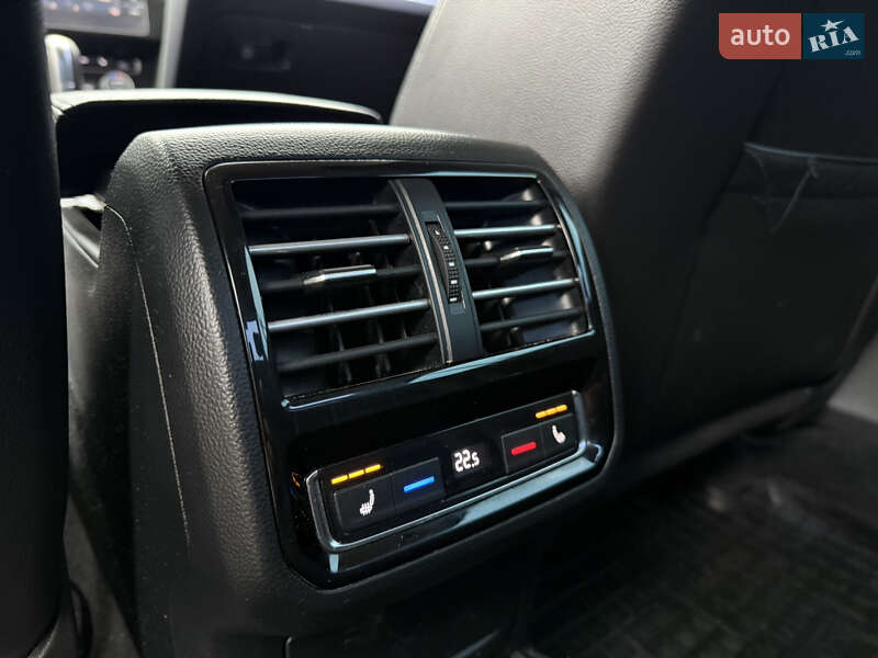 Седан Volkswagen Passat 2018 в Киеве