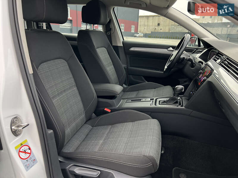 Универсал Volkswagen Passat 2021 в Дубно