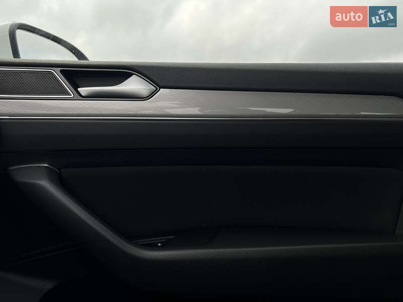 Универсал Volkswagen Passat 2021 в Дубно