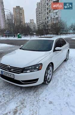 Седан Volkswagen Passat 2013 в Киеве