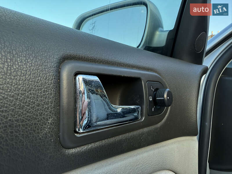 Універсал Volkswagen Passat 2003 в Тернополі