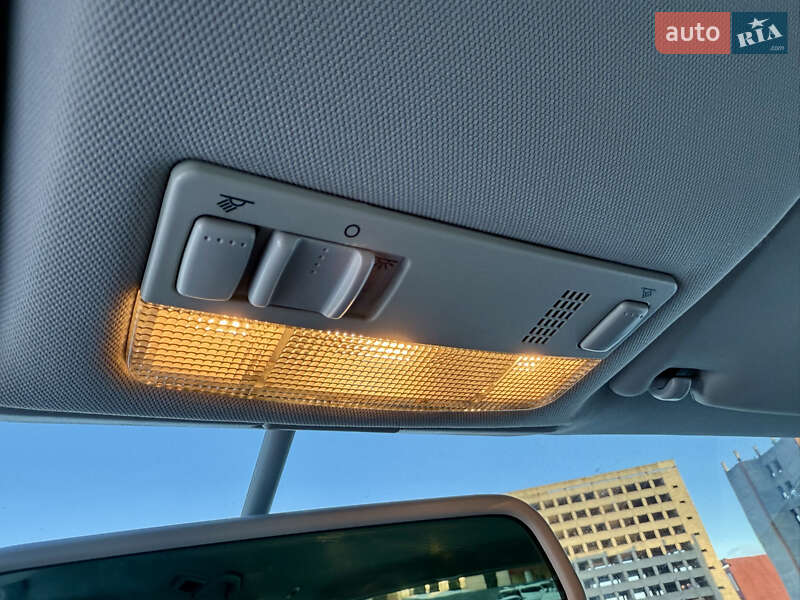 Універсал Volkswagen Passat 2003 в Тернополі