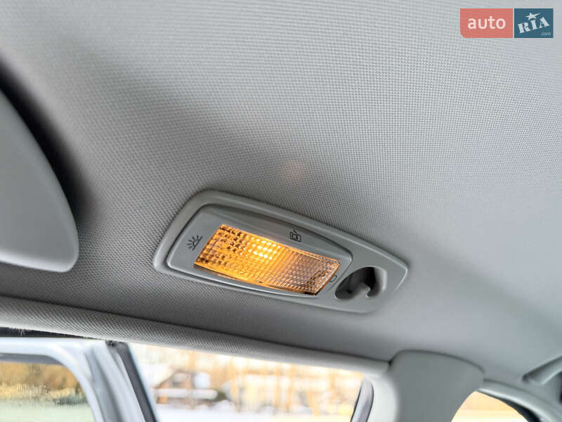 Універсал Volkswagen Passat 2003 в Тернополі