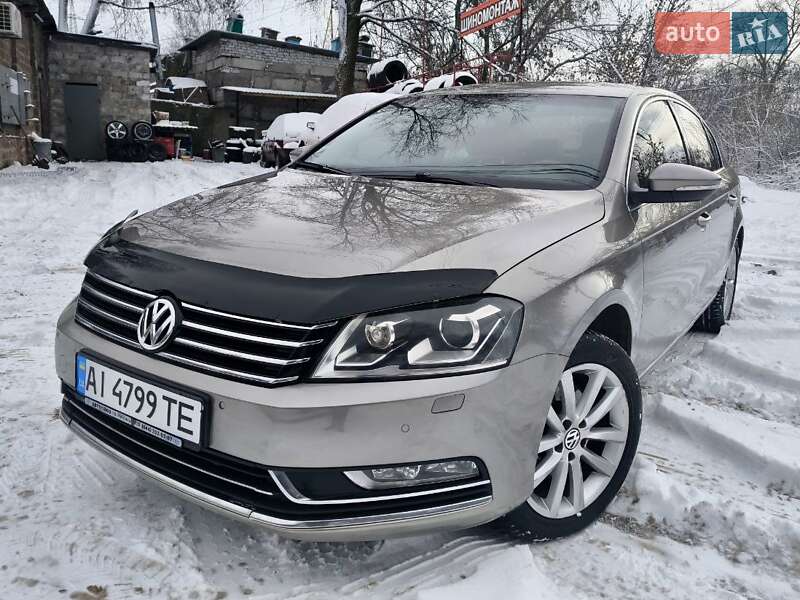 Седан Volkswagen Passat 2012 в Днепре