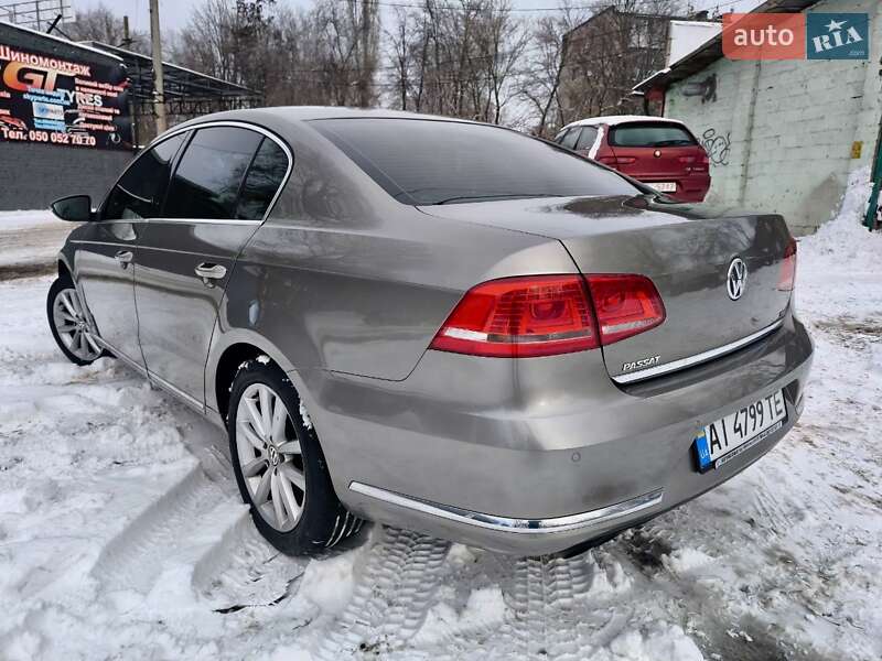 Седан Volkswagen Passat 2012 в Днепре