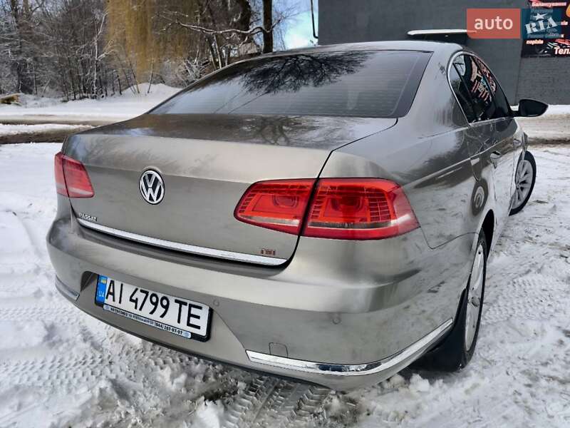 Седан Volkswagen Passat 2012 в Днепре
