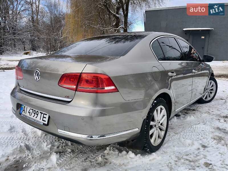 Седан Volkswagen Passat 2012 в Днепре