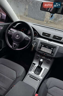 Седан Volkswagen Passat 2012 в Одесі