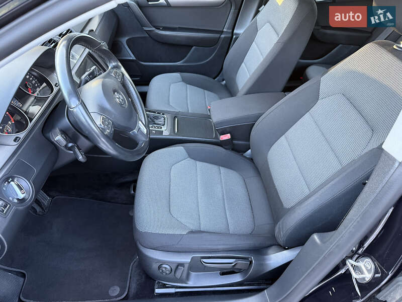Универсал Volkswagen Passat 2012 в Киеве
