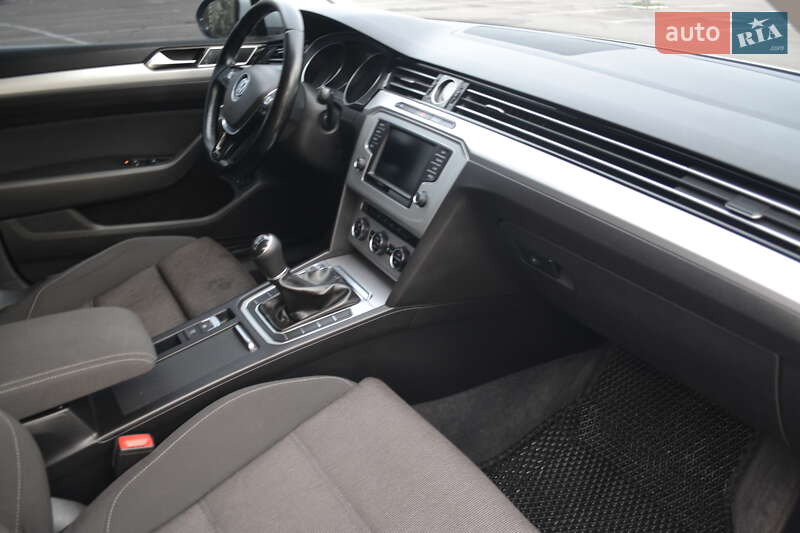 Универсал Volkswagen Passat 2016 в Николаеве