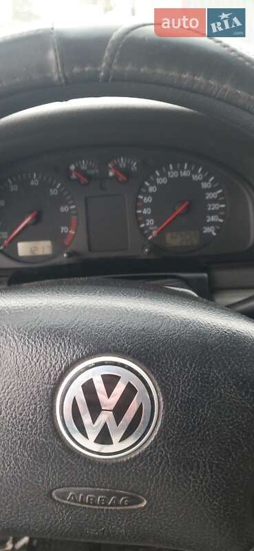Седан Volkswagen Passat 1997 в Овруче