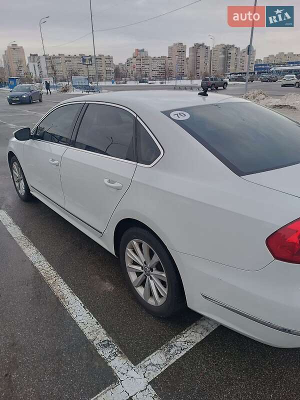 Седан Volkswagen Passat 2016 в Киеве